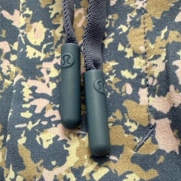 LULULEMON Pace Breaker Linerless Short 5" - Discord Oasis Multi - M - Picture 7 of 13